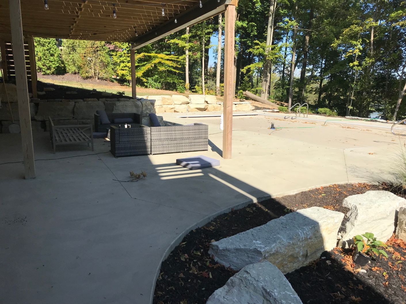 Geist Boulder Wall