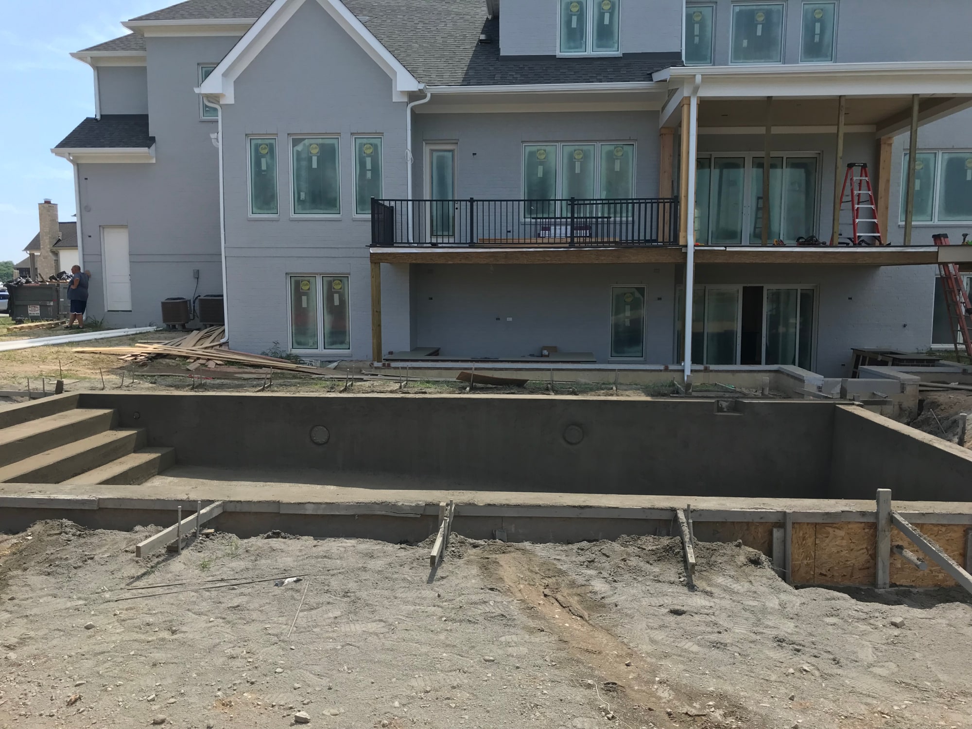 Full Length Entry Pool on Geist