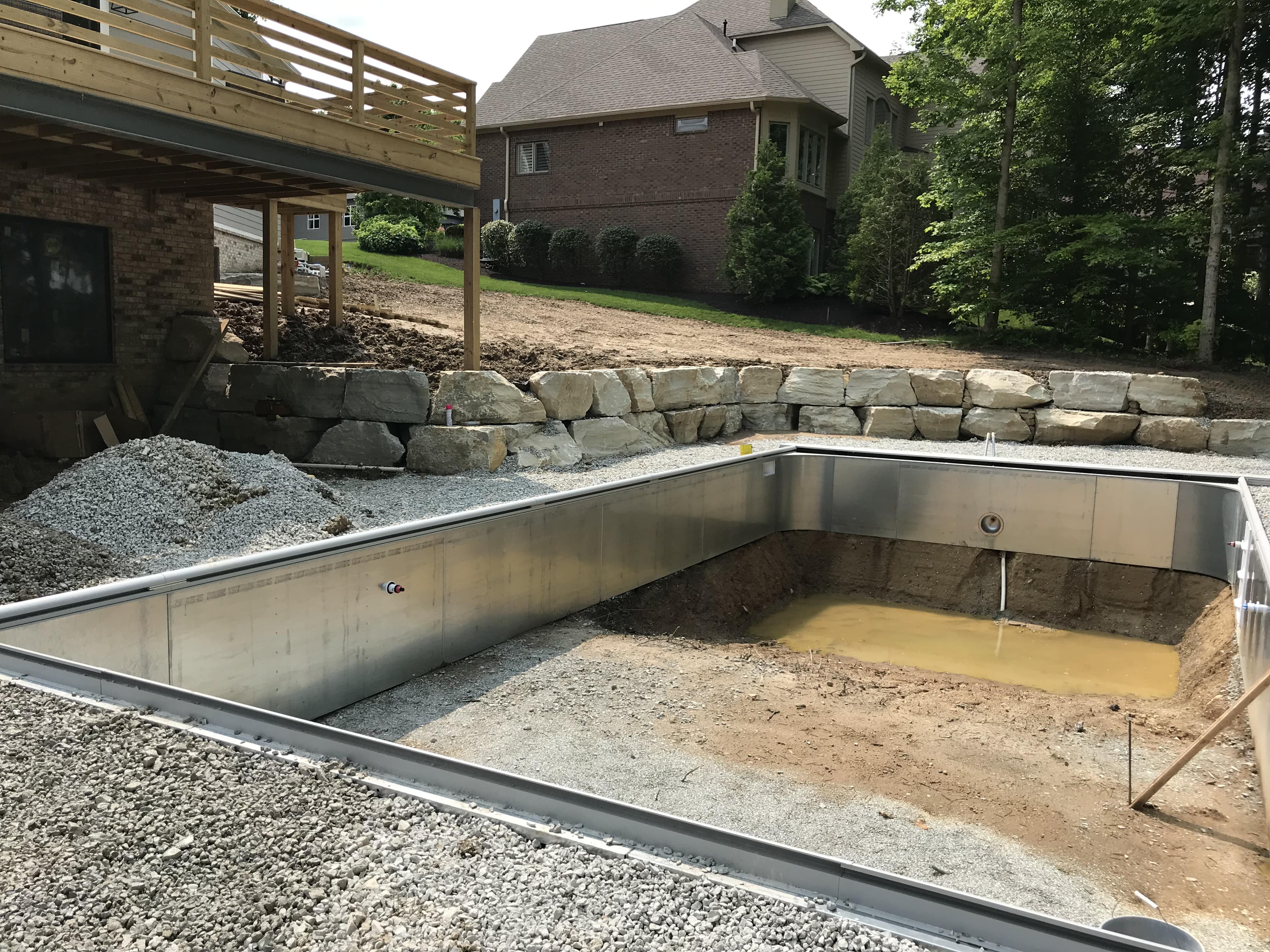 Geist Boulder Wall