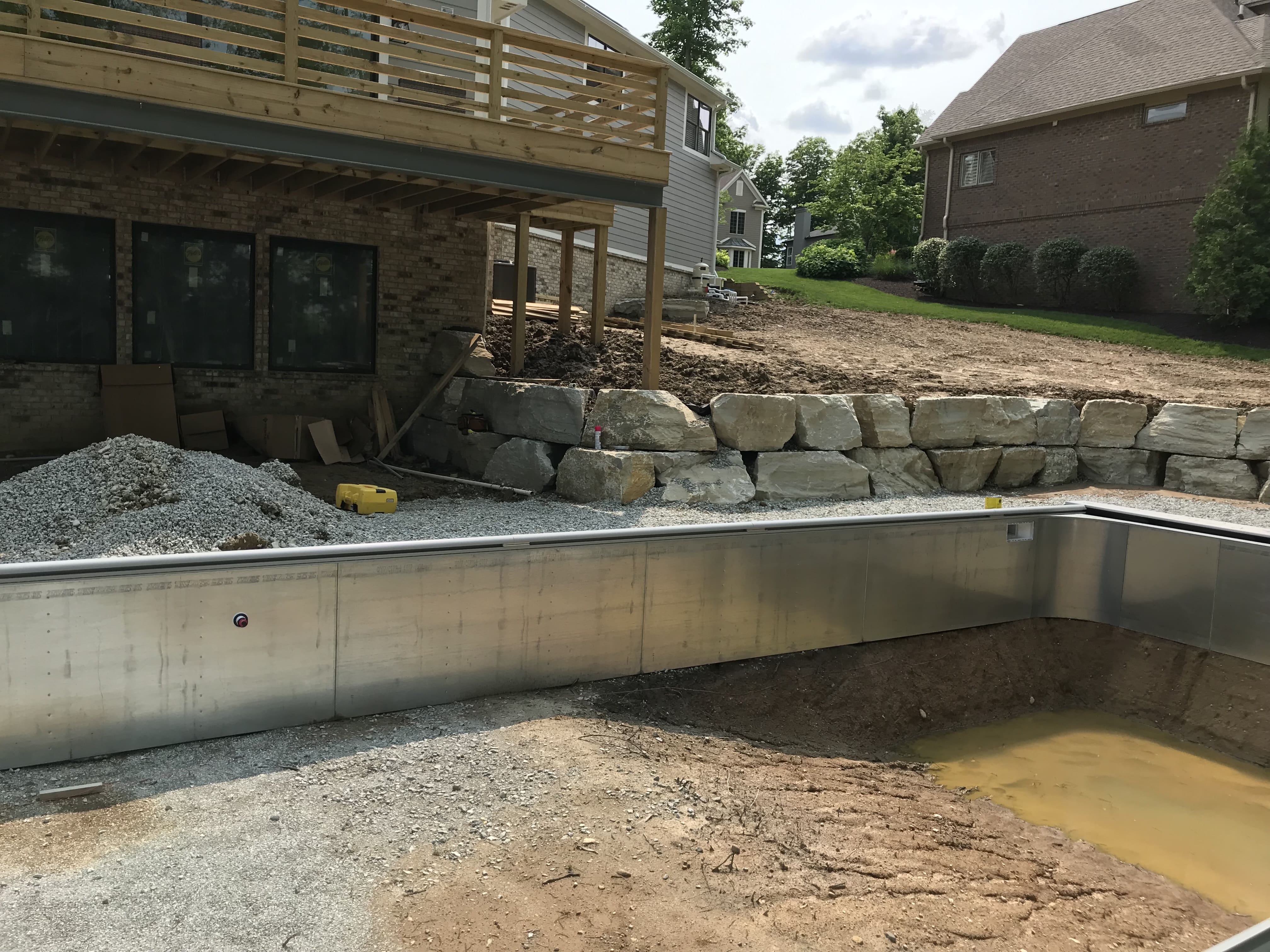 Geist Boulder Wall