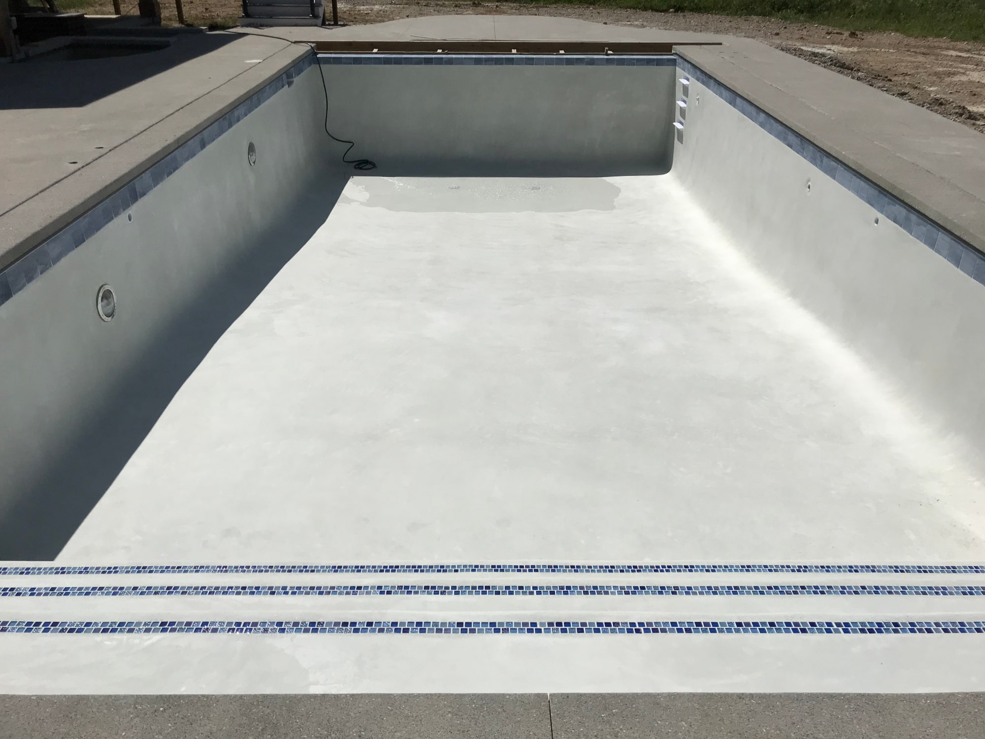 Full Length Entry Pool on Geist